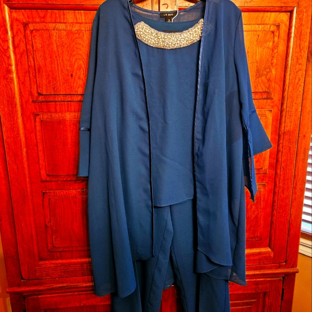 Mother of the bride 3 piece outfit worn once.